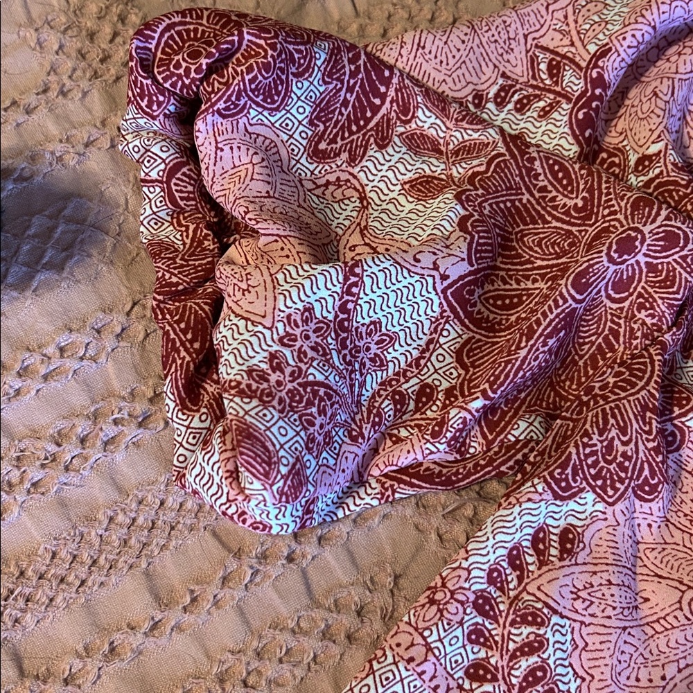 LOFT Shades of Pink Floral Top - Picture 2 of 6